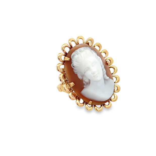 Vintage 1960s-70s Shell Cameo Ring in 18k Yellow Gold