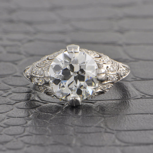 Perry's Diamonds & Estate Jewelry Engagement Ring Buying Guide