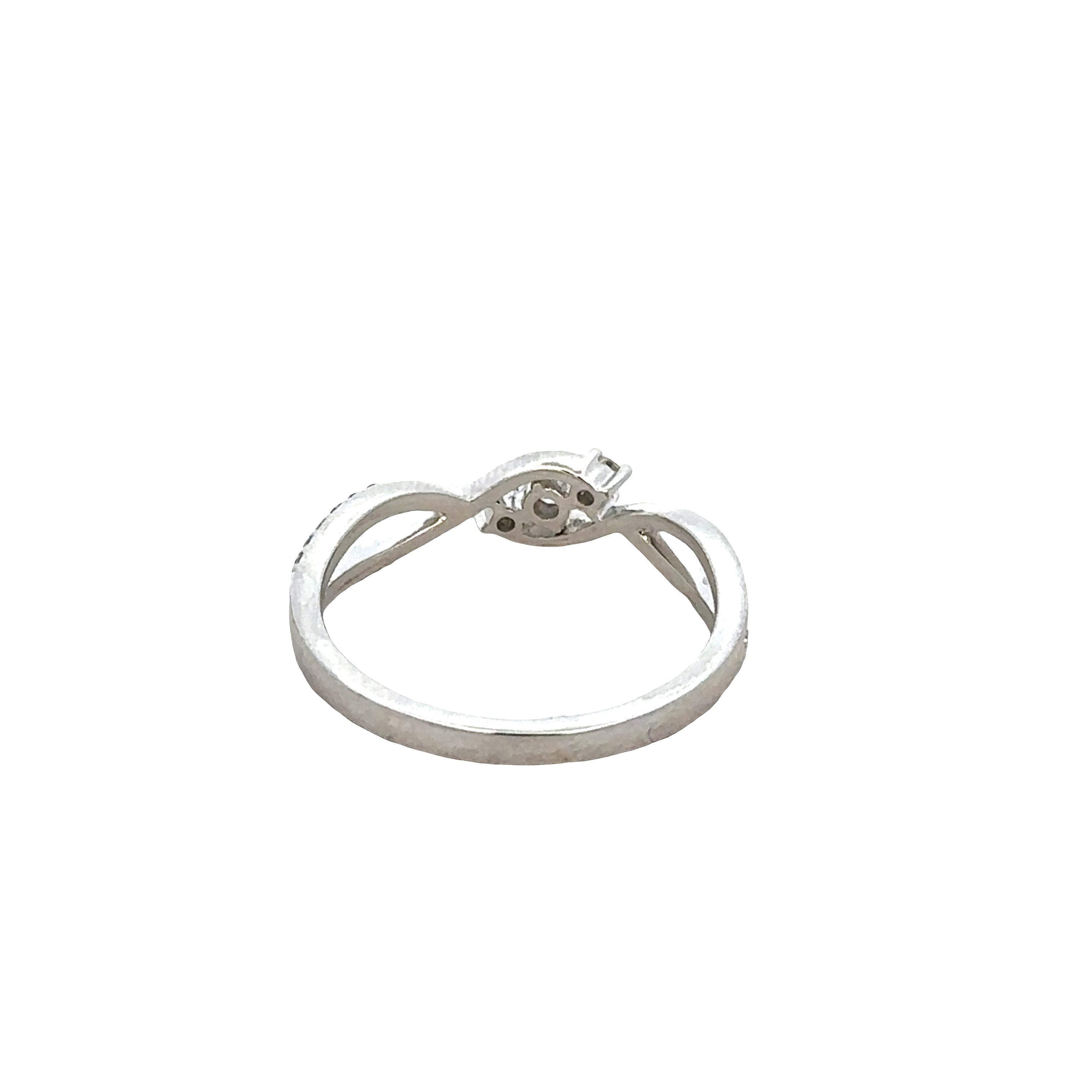 18k White Gold Diamond Crossover Band Ring – Size 7.75