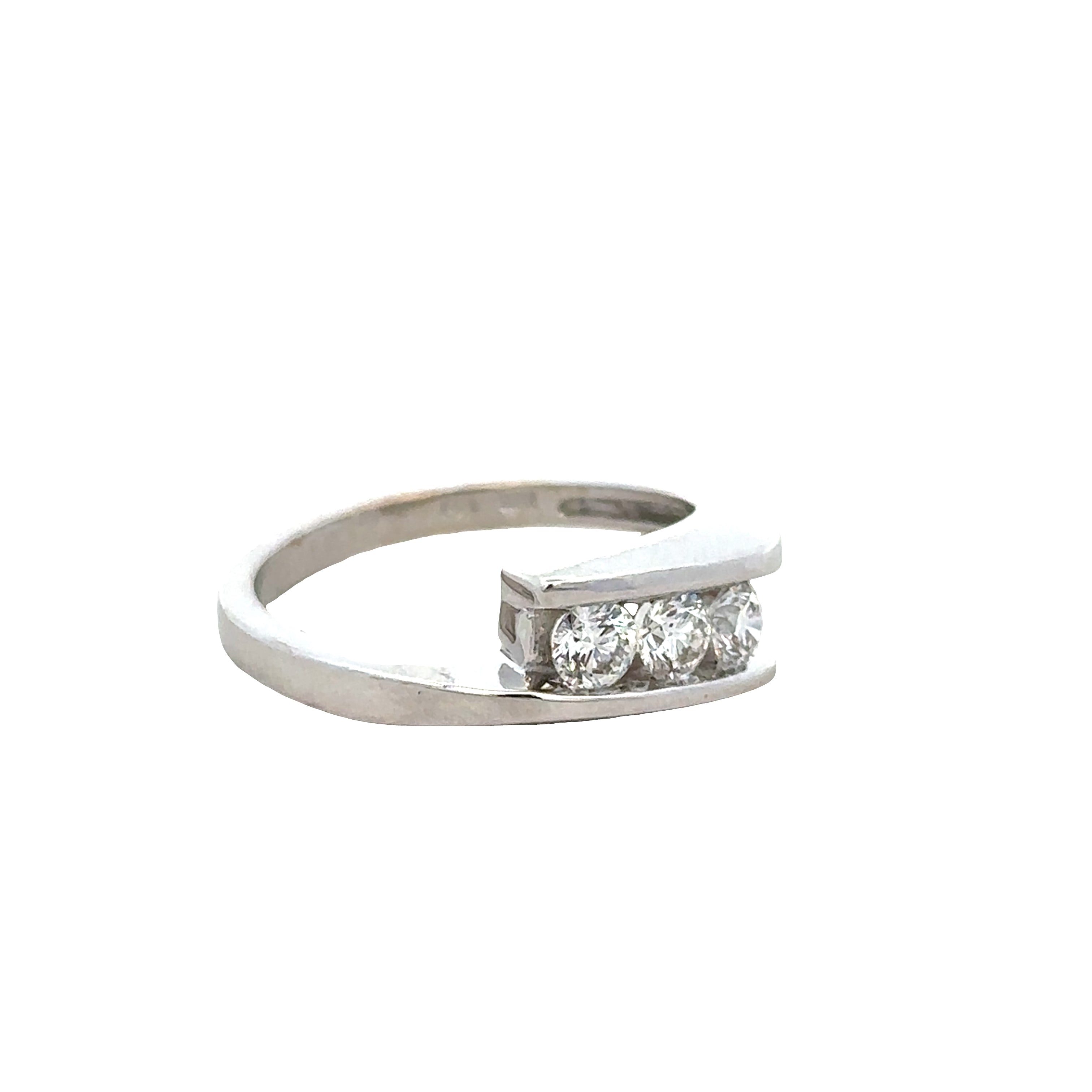 18k White Gold Diamond Bypass Ring – Size 7