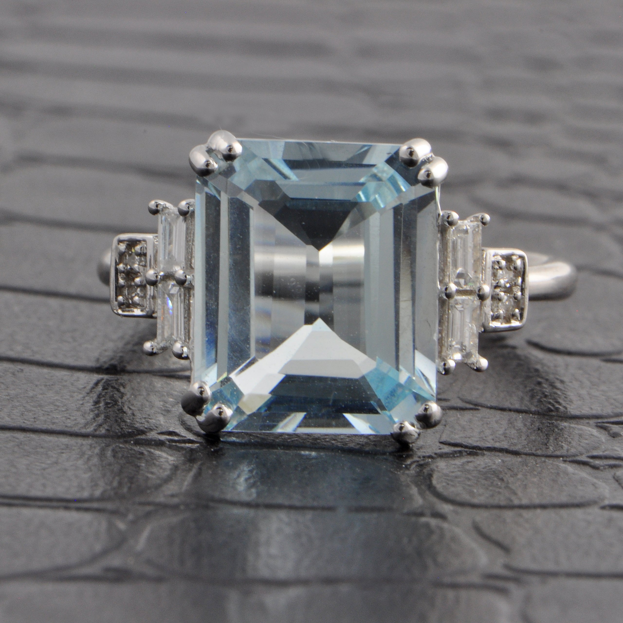Aquamarine and Diamond Ring in White Gold