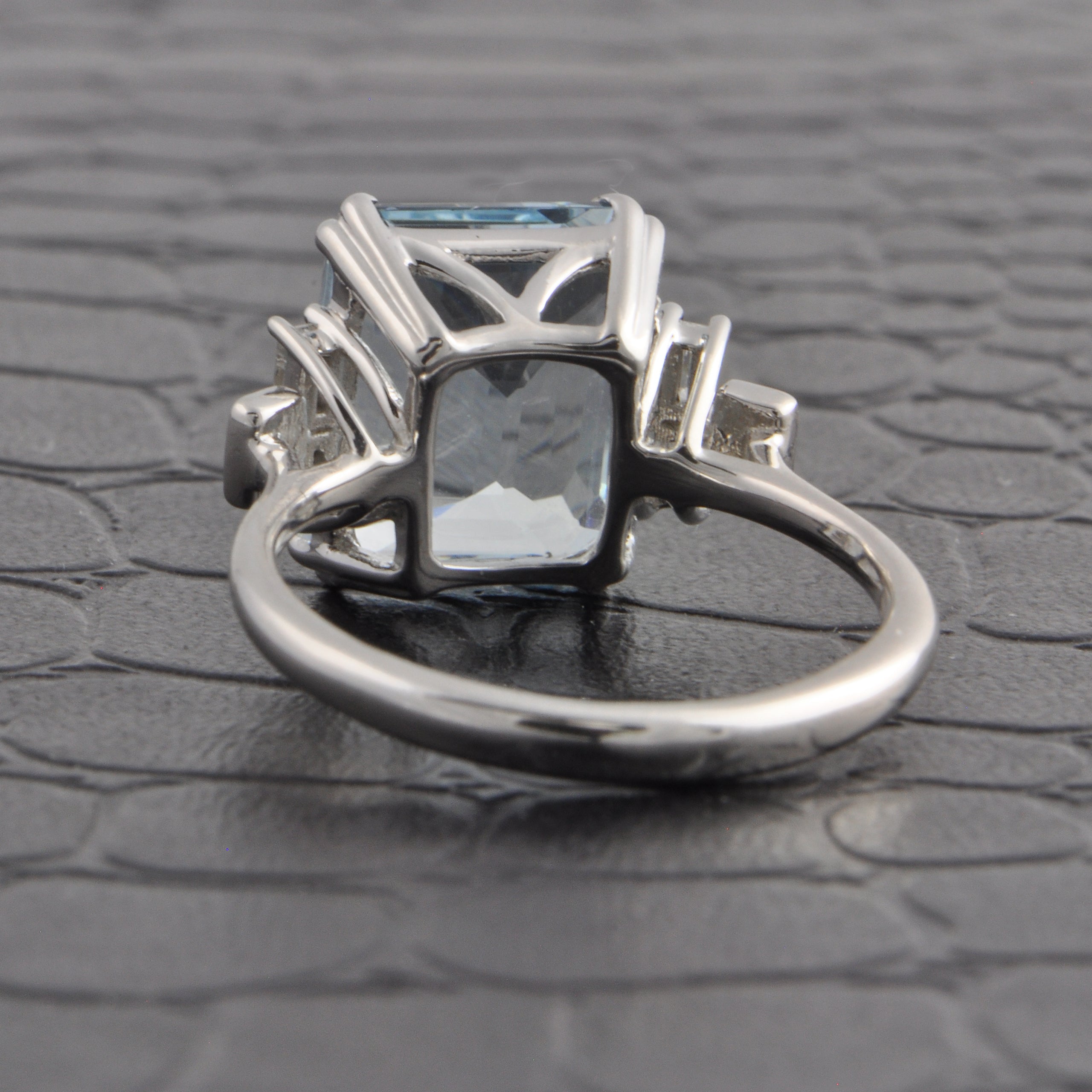 Aquamarine and Diamond Ring in White Gold