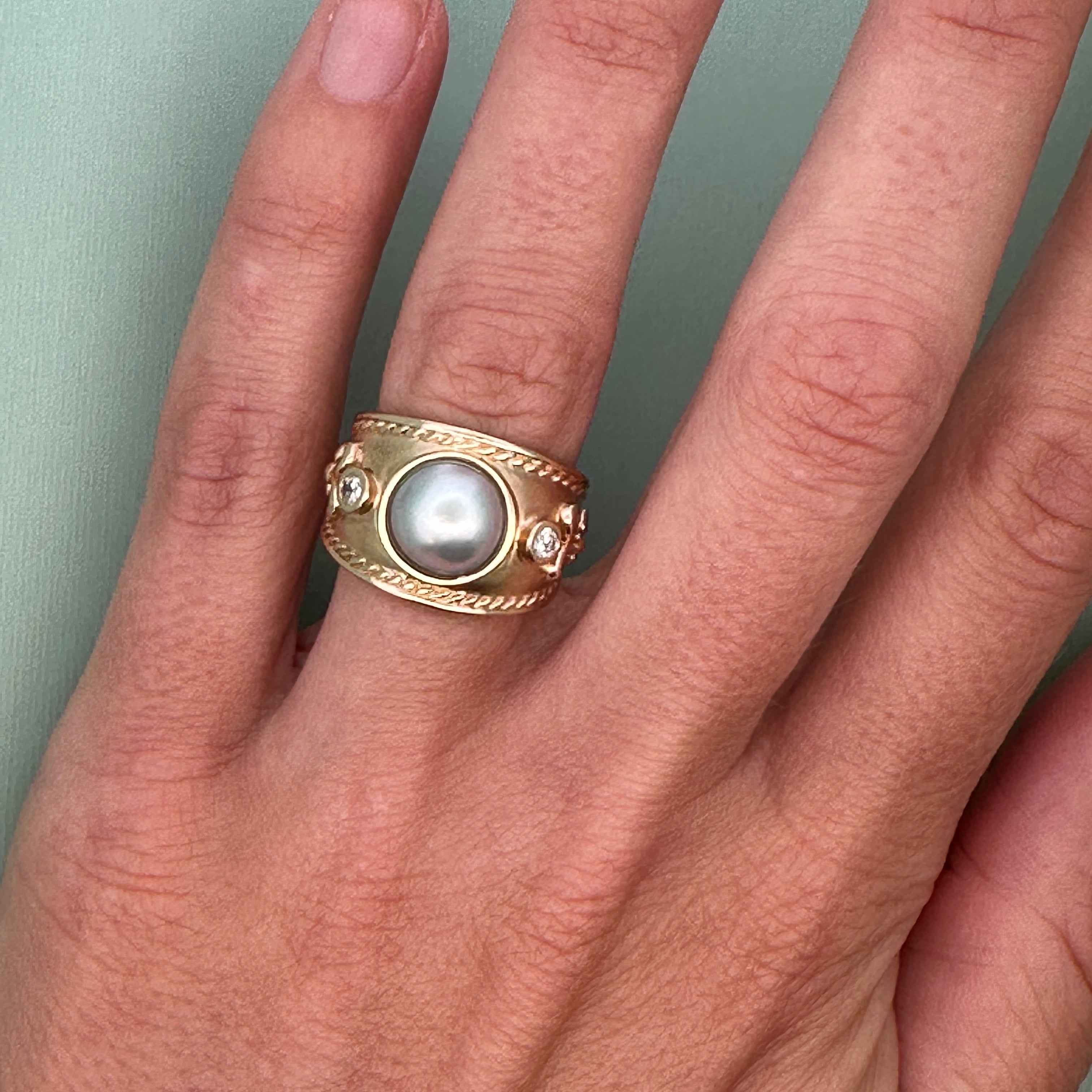 14k Yellow Gold Mabe Pearl & Diamond Etruscan-Style Ring – Size 6.25