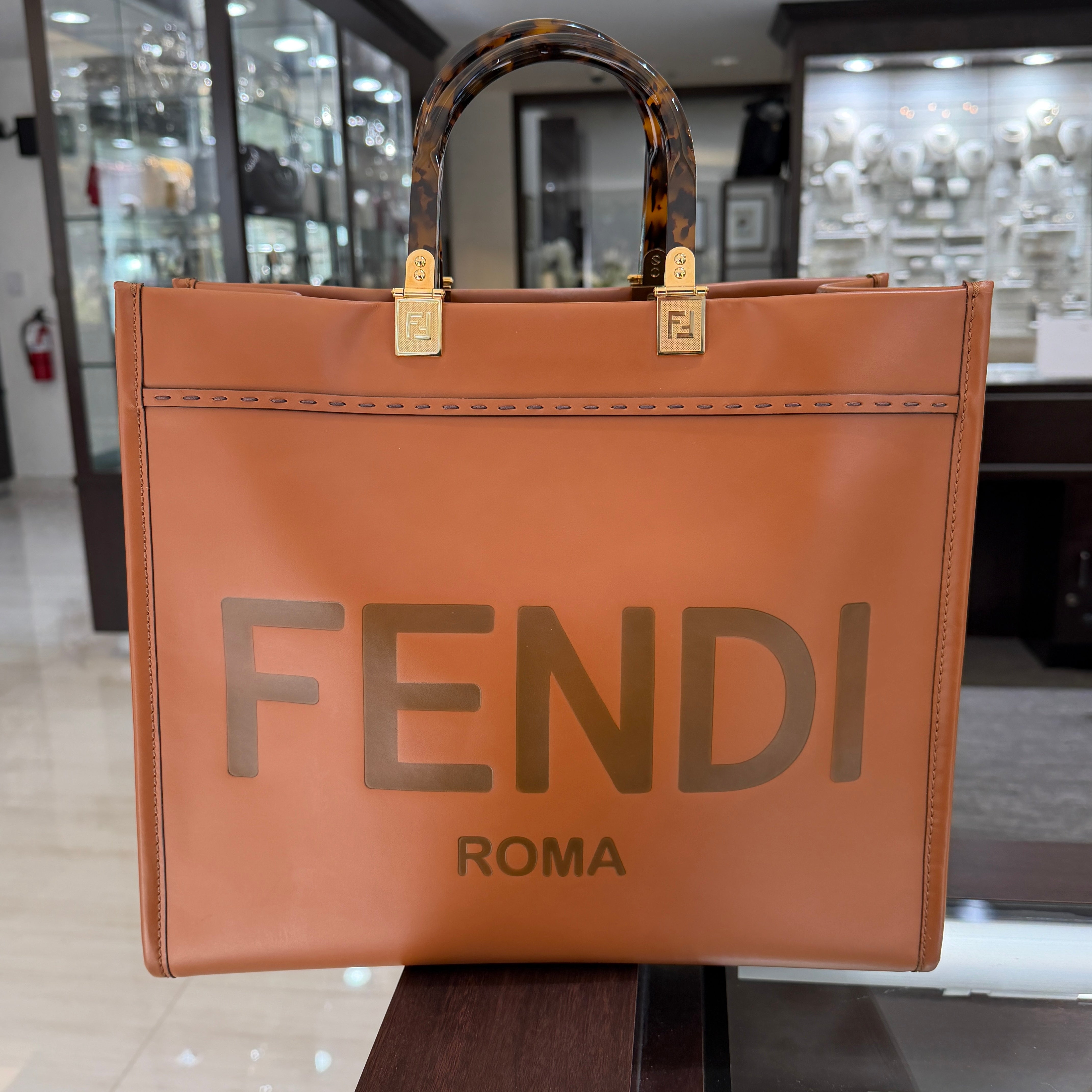 Pre-Owned Fendi Sunshine Shopper Tote Bag with Tortoiseshell-Effect Handles