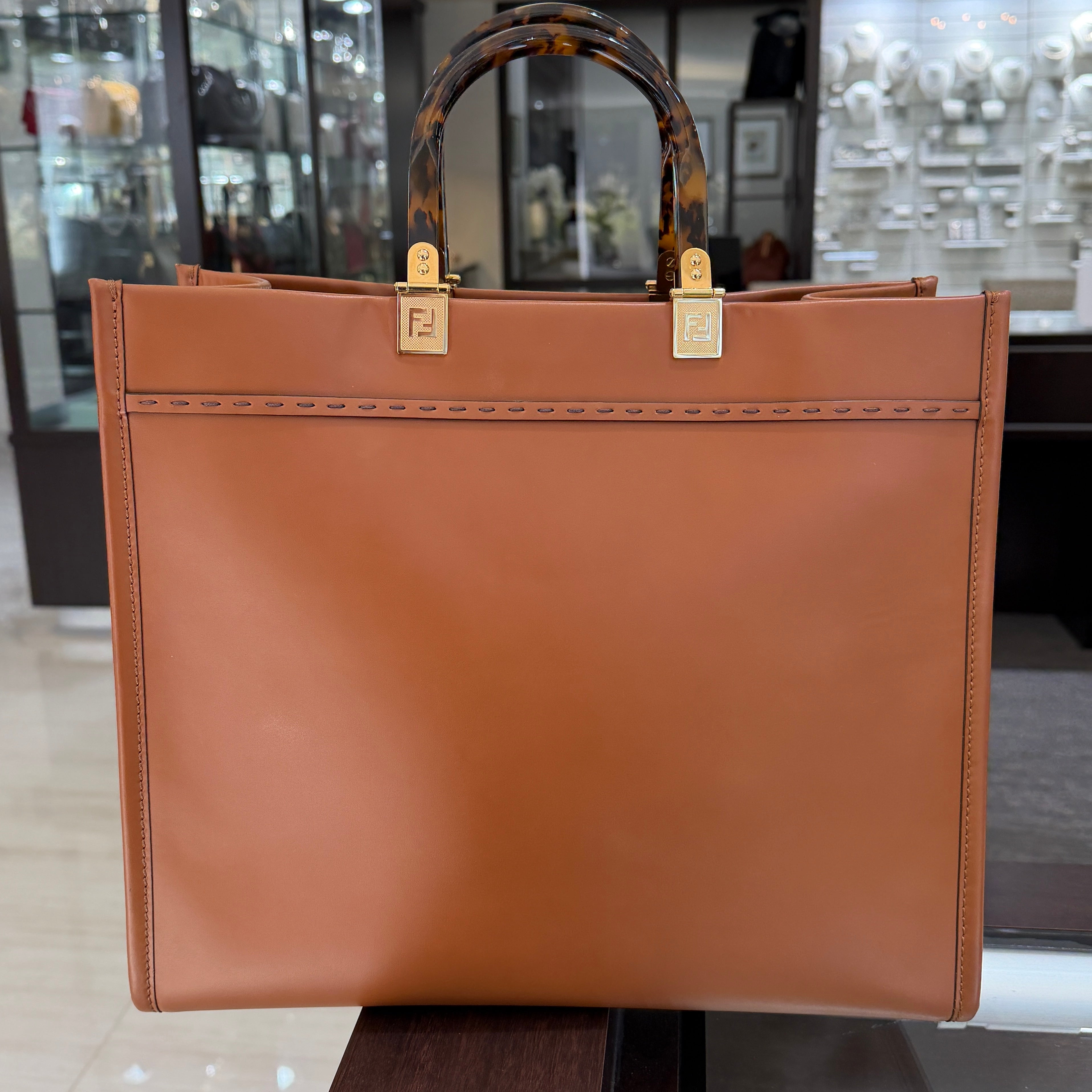 Pre-Owned Fendi Sunshine Shopper Tote Bag with Tortoiseshell-Effect Handles