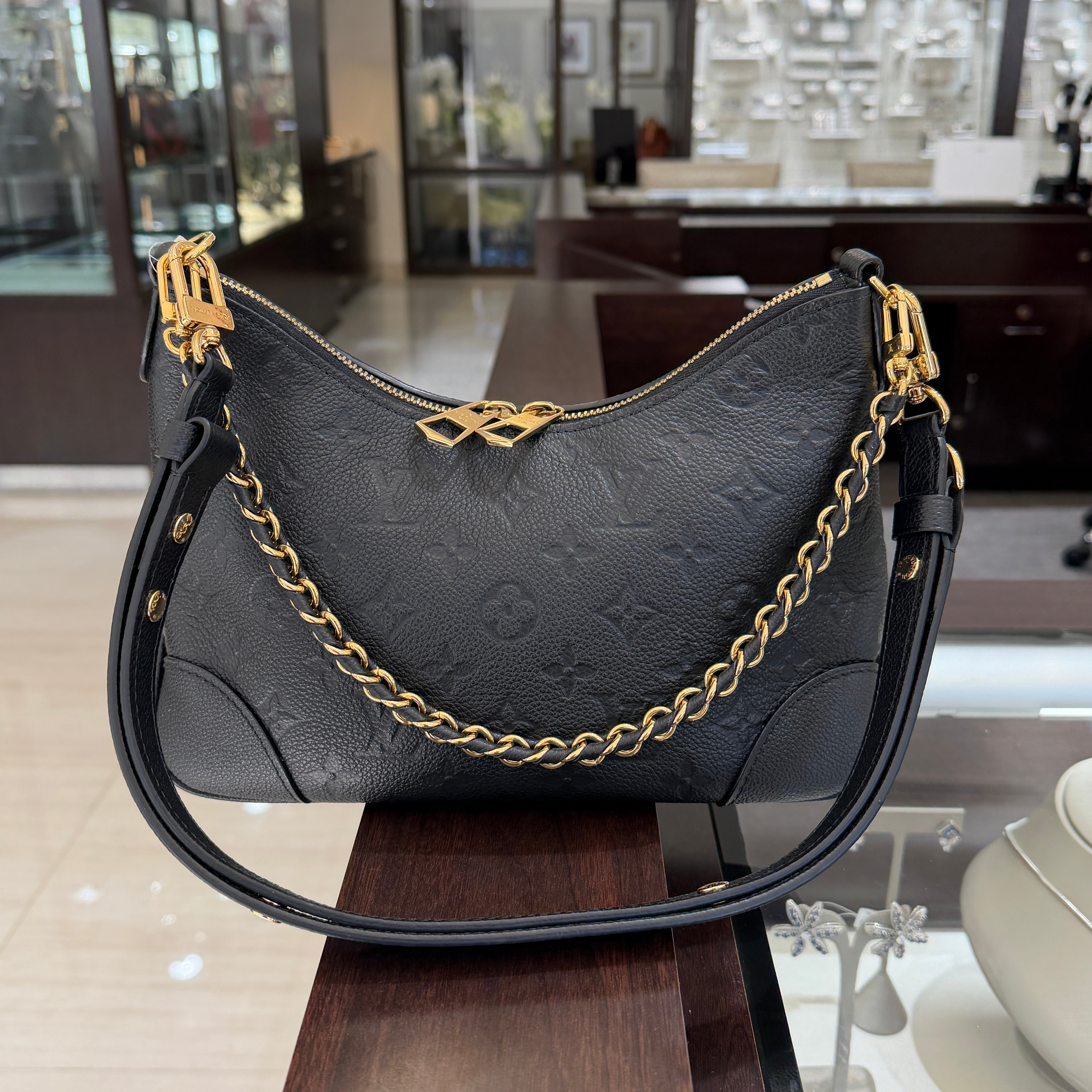 Pre-Owned Louis Vuitton Boulogne PM Handbag with Gold-Tone Chain & Black Leather Strap