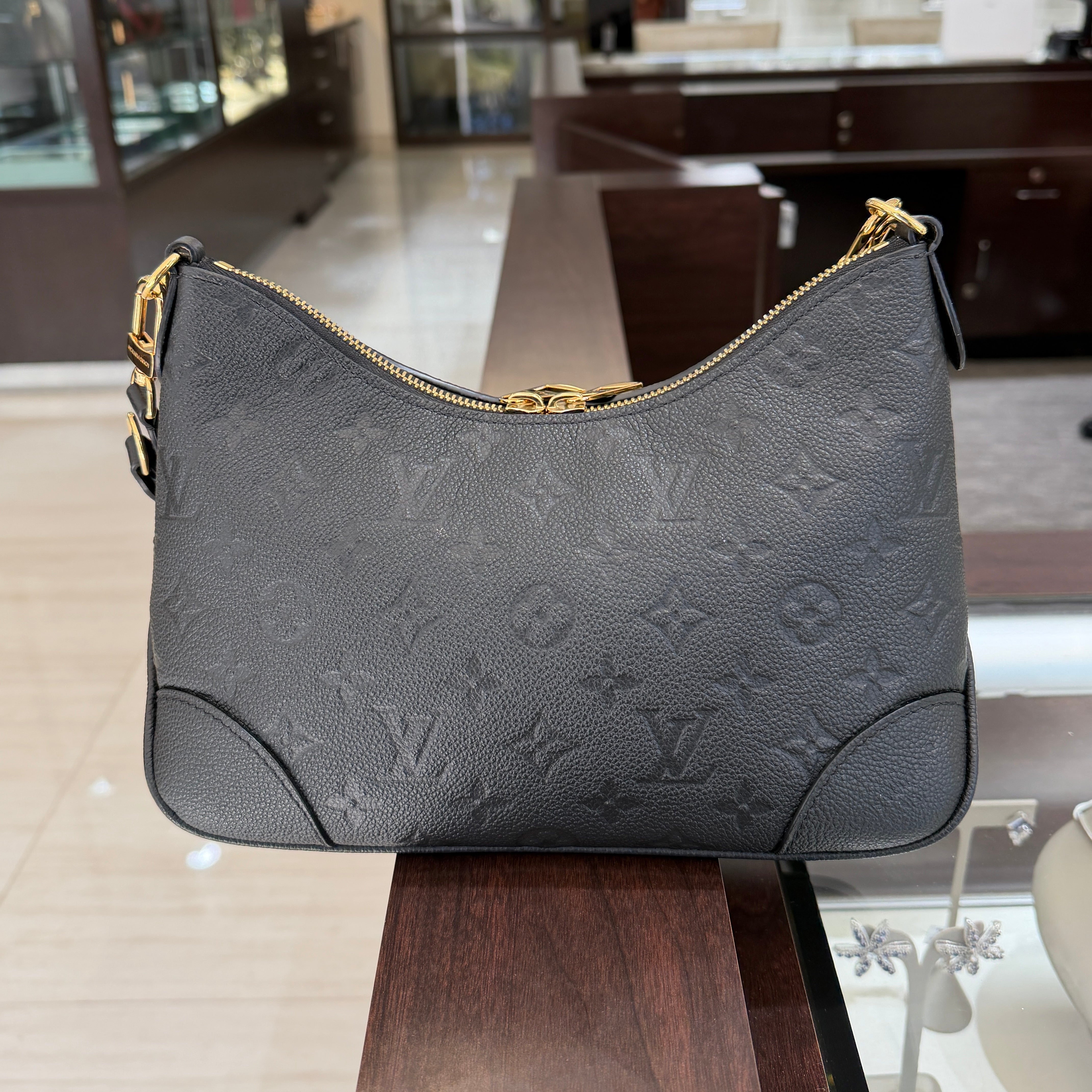 Pre-Owned Louis Vuitton Boulogne PM Handbag with Gold-Tone Chain & Black Leather Strap