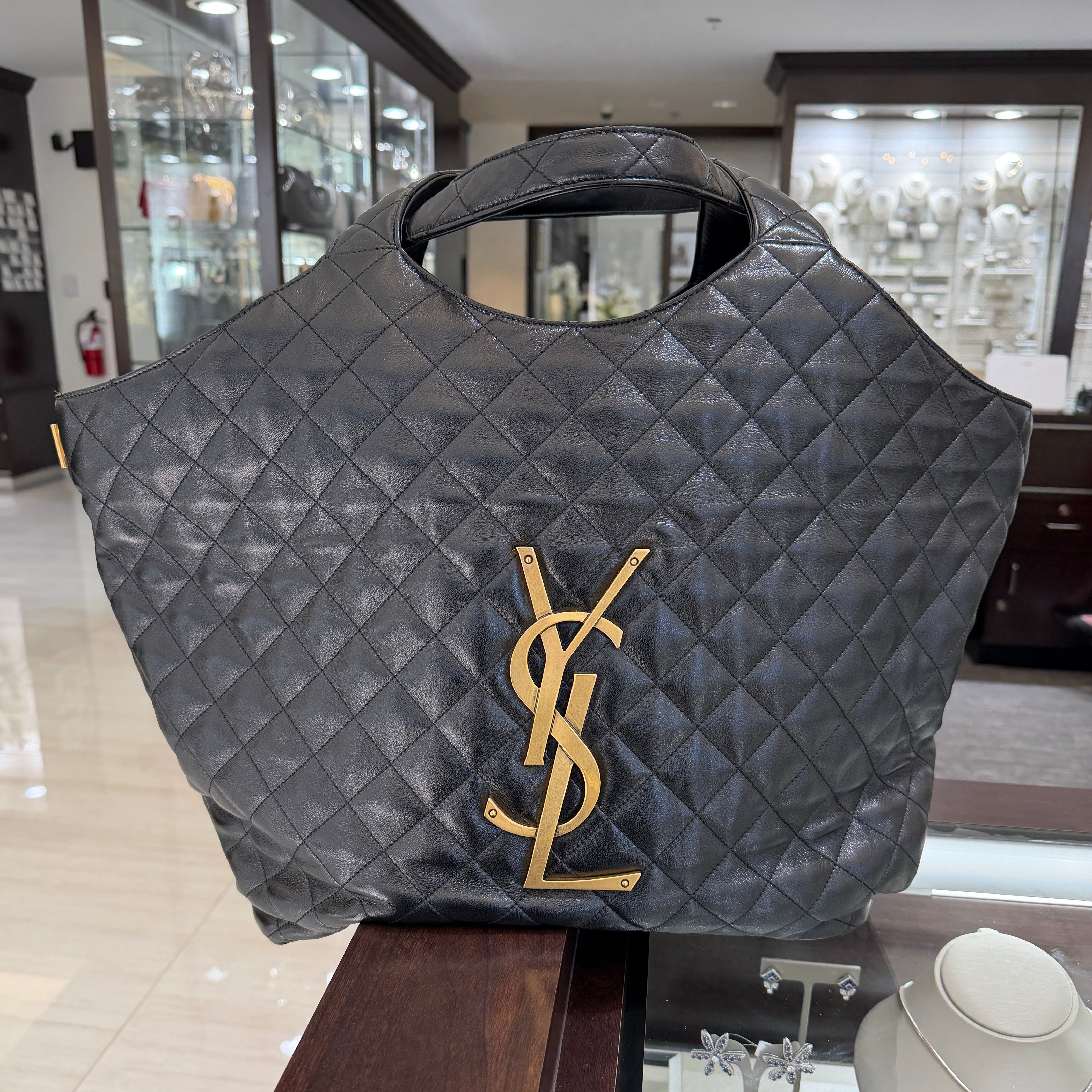 Pre-Owned Saint Laurent YSL Icare Quilted Shopping Tote with Pouch