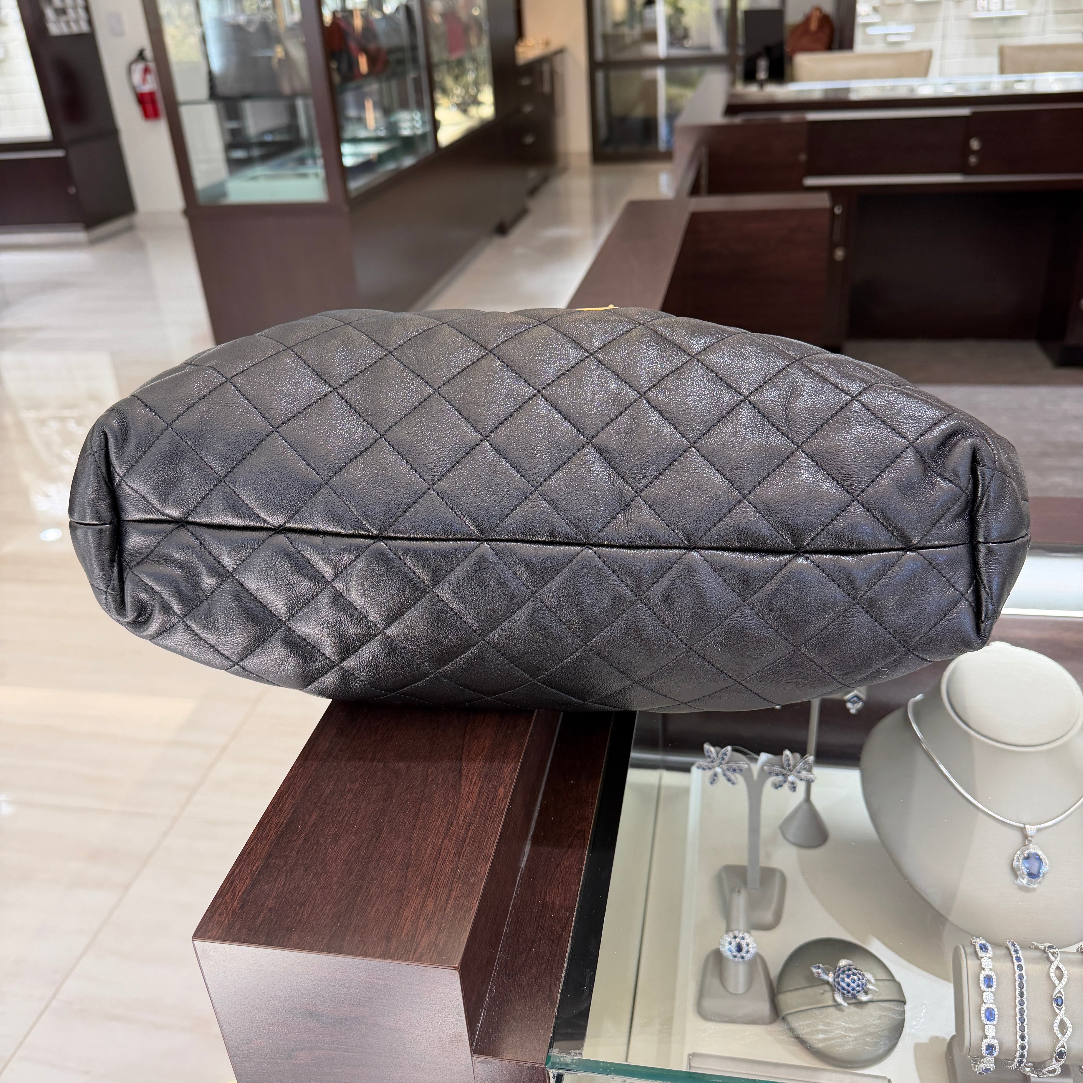 Pre-Owned Saint Laurent YSL Icare Quilted Shopping Tote with Pouch