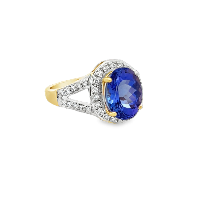 Tanzanite and Diamond Ring in Yellow Gold