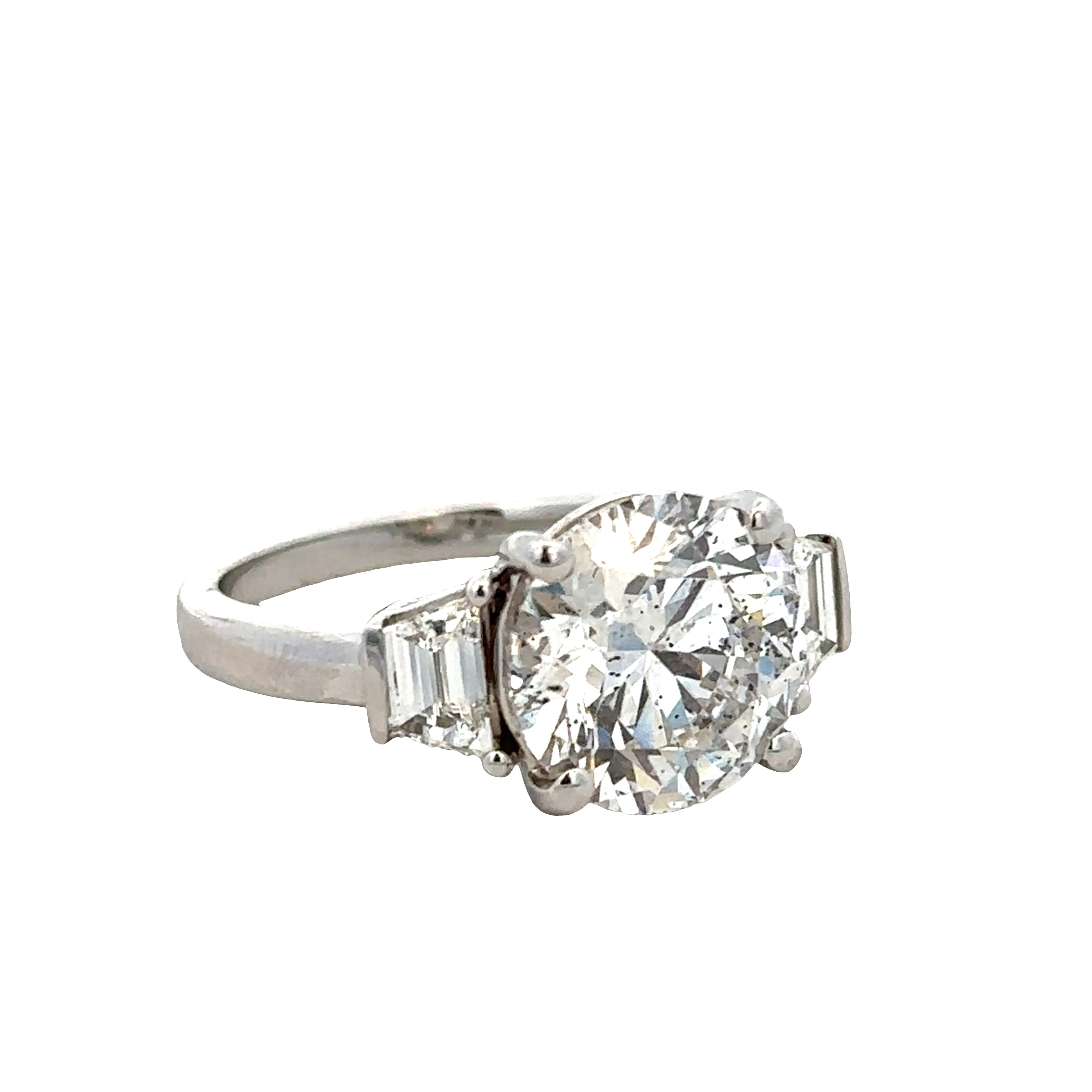 18k White Gold Three-Stone Diamond Engagement Ring – Size 6