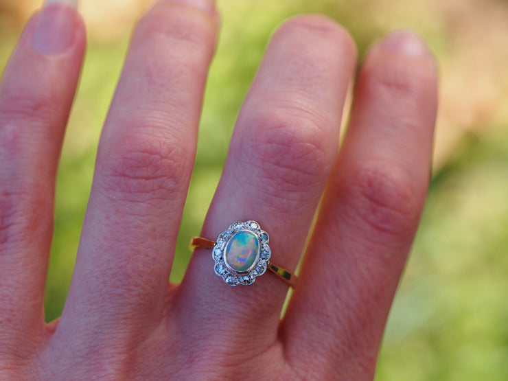 Vintage Opal and Diamond Ring in 18k Gold