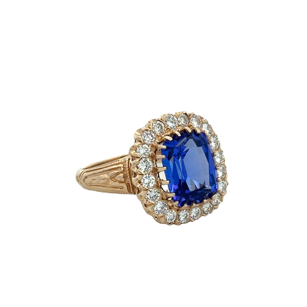 Tanzanite and Diamond Ring in Yellow Gold