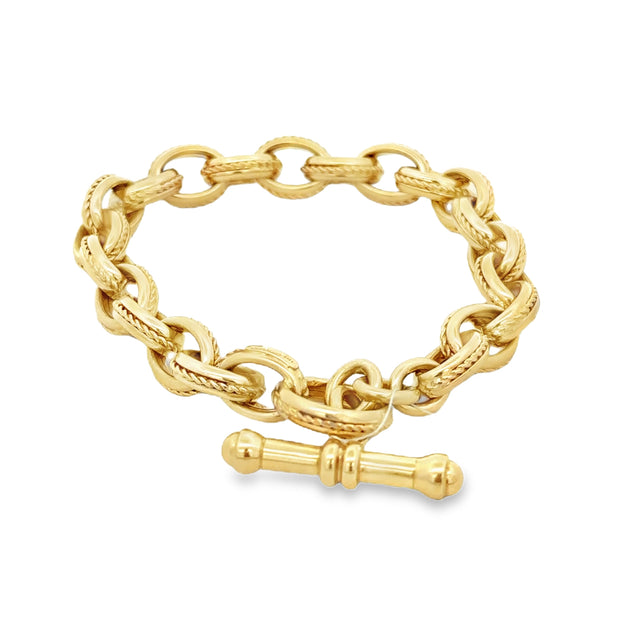 Textured Toggle Bracelet in 18k Yellow Gold