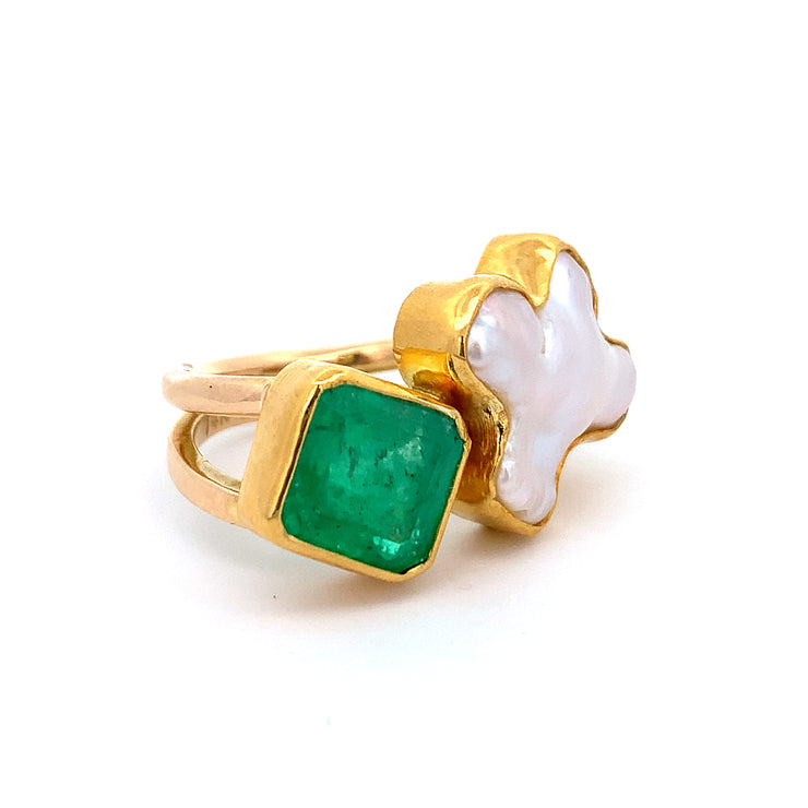 Unique Cross Pearl and Emerald Ring in Yellow Gold