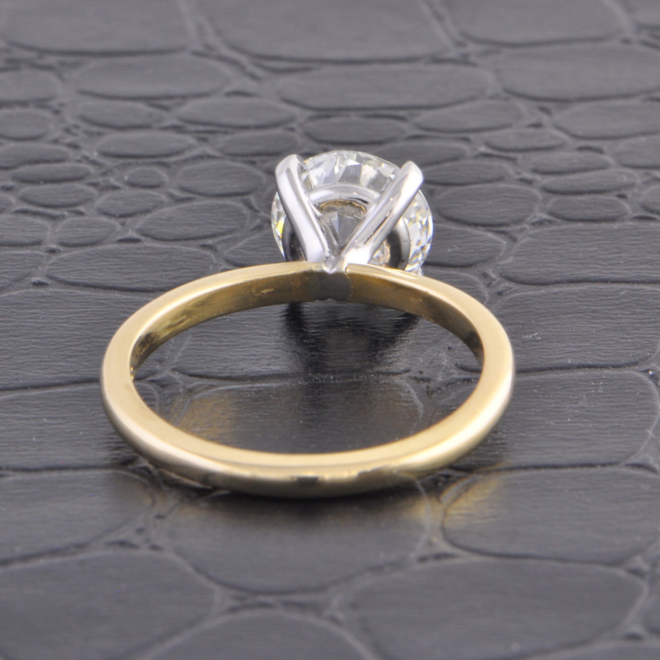 GIA 2.07 Carat H - VS2 Round Brilliant Cut Diamond