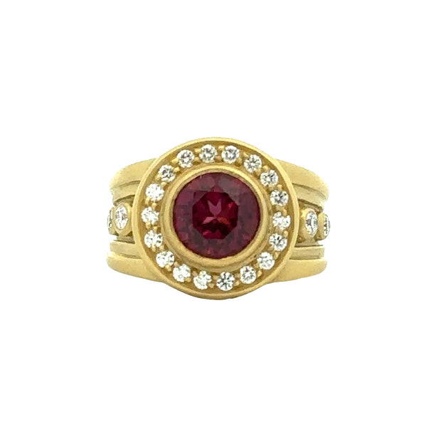 Vintage 1990s Garnet and Diamond Ring in 18k Yellow Gold