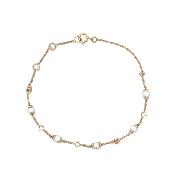 Akoya Cultured Pearl and Diamond Bracelet in Yellow Gold