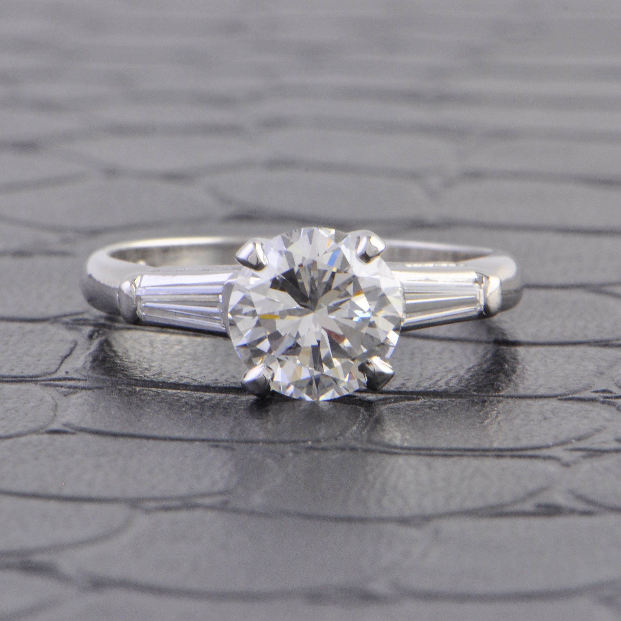 GIA 1.41 ct. G-VS1 Classic Round Brilliant Cut Diamond Engagement Ring