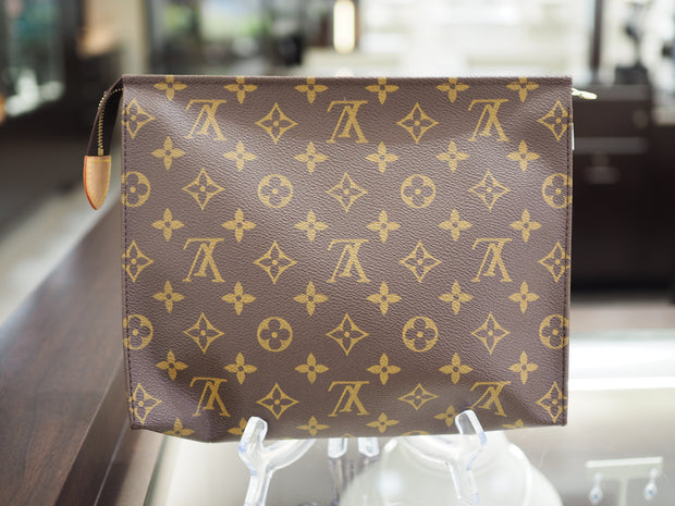 Louis Vuitton Monogram Canvas Poche Toilette 26 ca. 2005