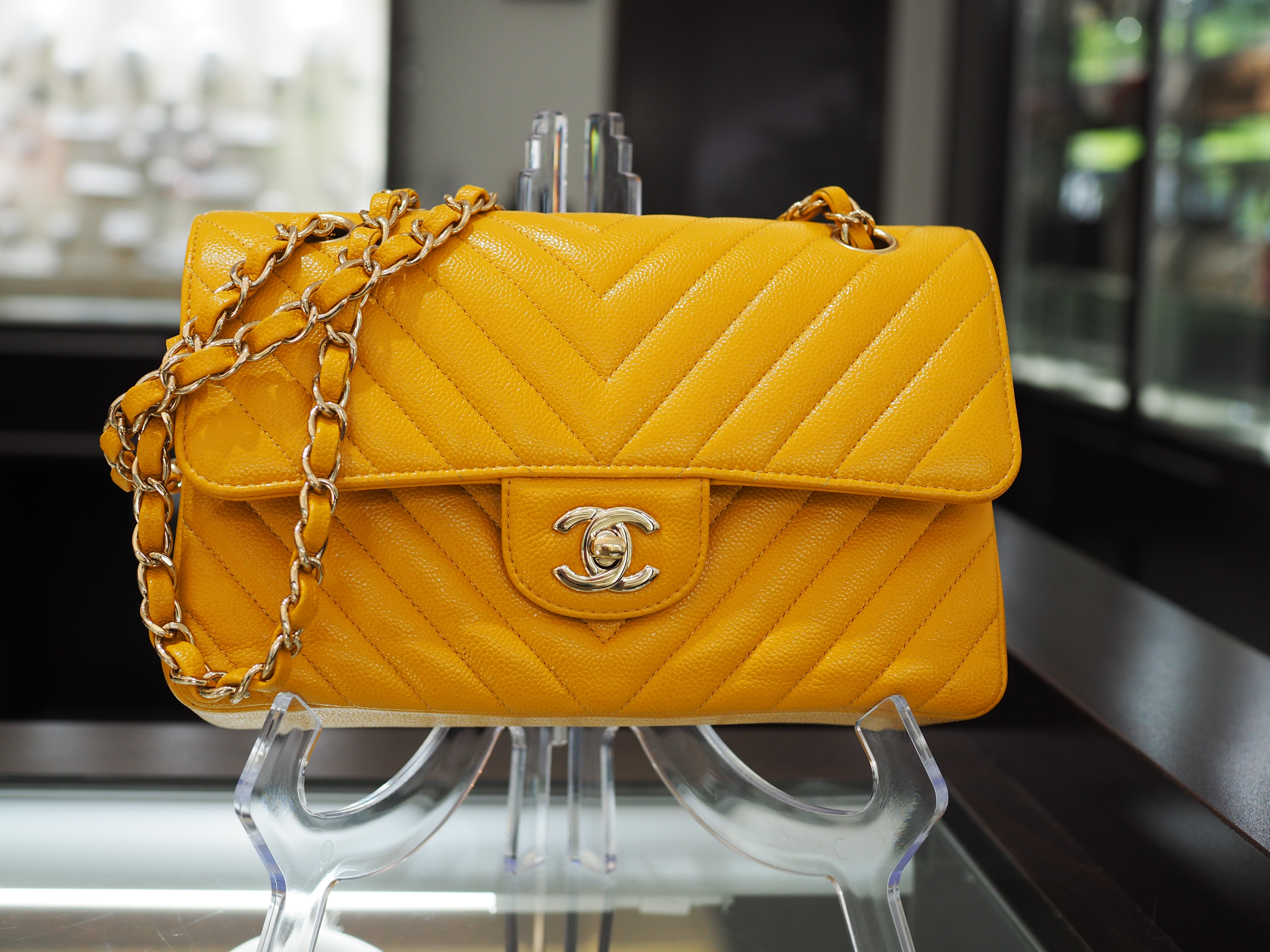Pre-owned Chanel Yellow Medium Classic Chevron Lambskin Double Flap Mustard