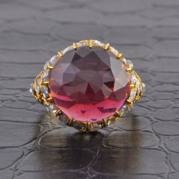 Stunning Antique Georgian Garnet and Rose Cut Diamond Ring in Yellow Gold ca. 1780s