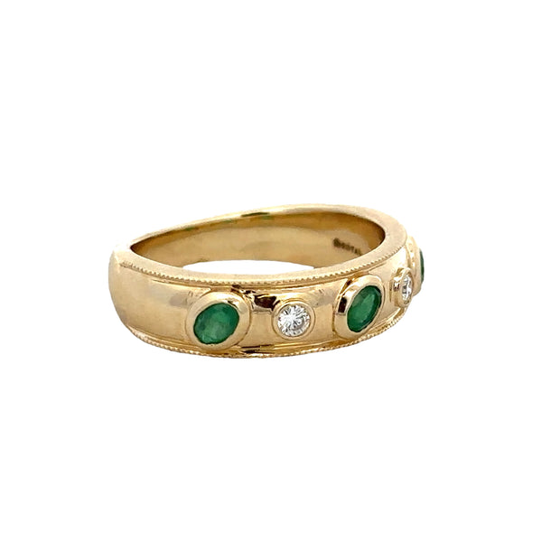 Emerald and Diamond Ring in Yellow Gold