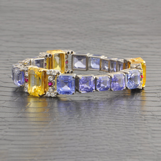 Oscar Heyman Vintage 1940s Blue and Yellow No-Heat Sri Lankan Sapphire Statement Bracelet in Platinum