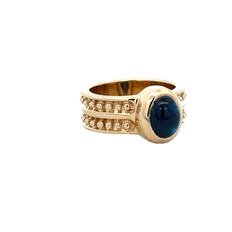 Cabochon Sapphire Ring in Yellow Gold