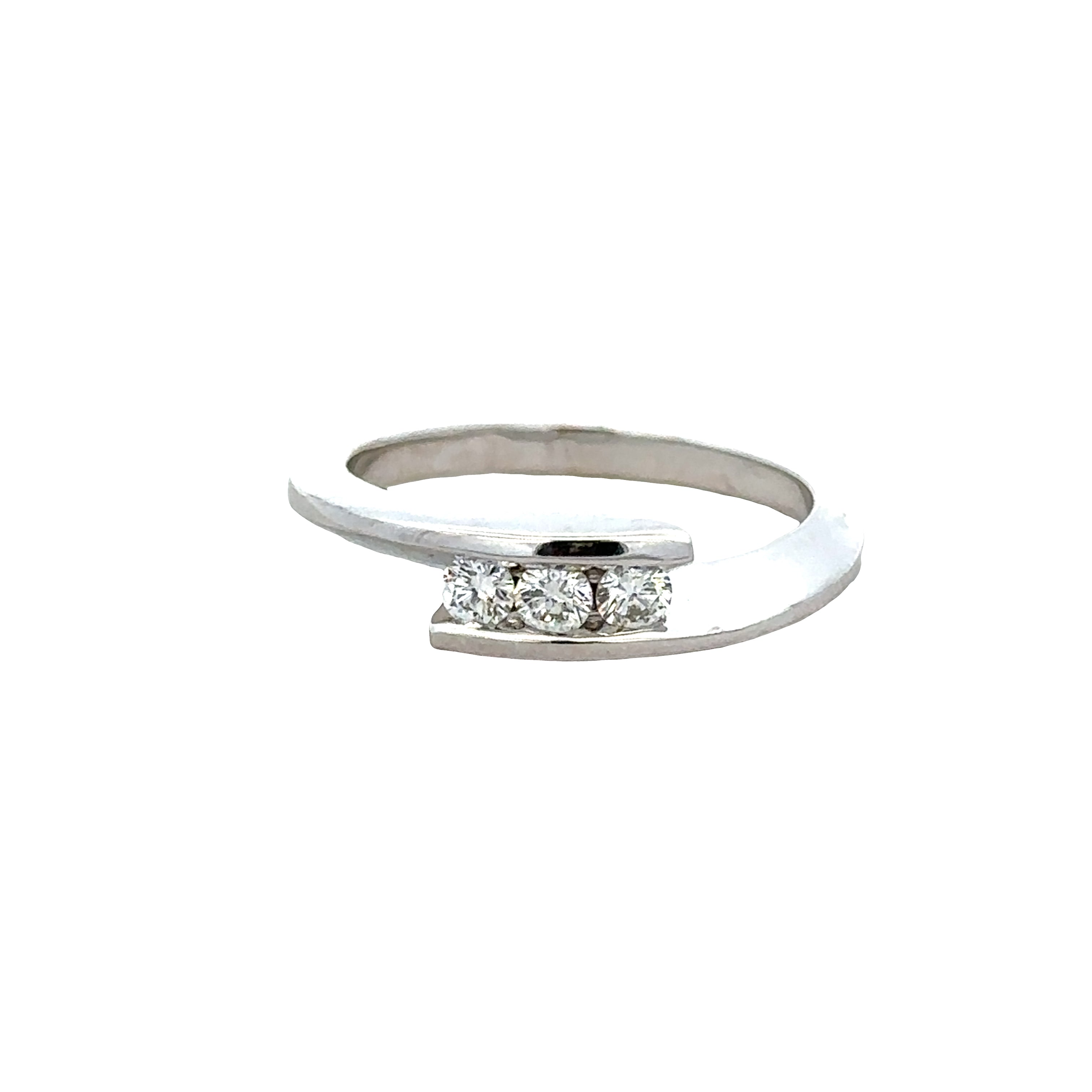 18k White Gold Diamond Bypass Band – Size 7