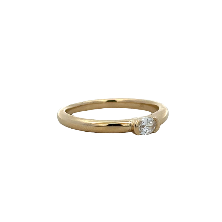 Oval Diamond Band Ring in Yellow Gold