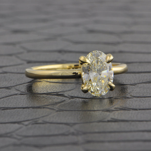 GIA 1.22 ct. Oval Cut Diamond Engagement Ring in Yellow Gold