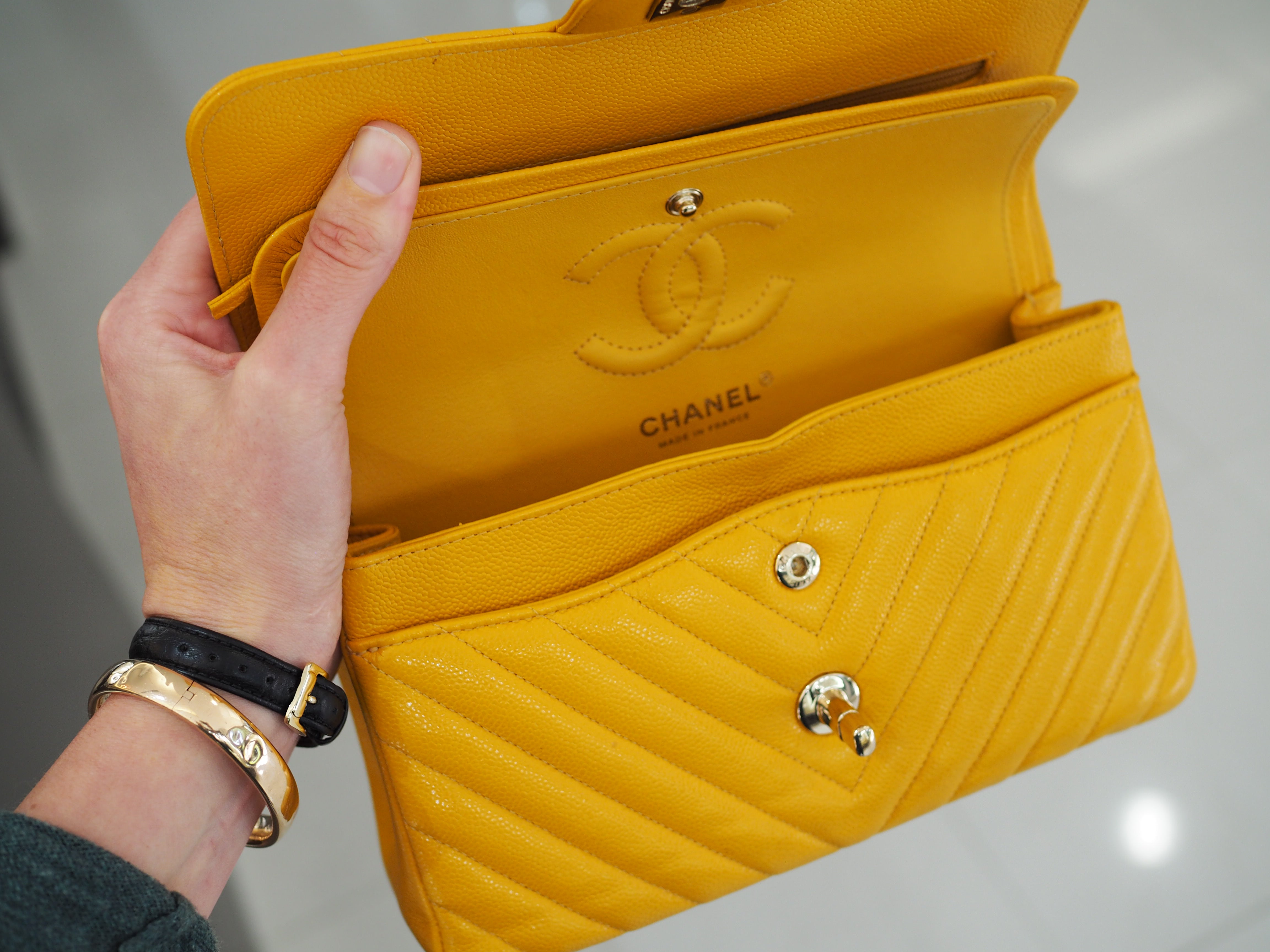 Pre-owned Chanel Yellow Medium Classic Chevron Lambskin Double Flap Mustard