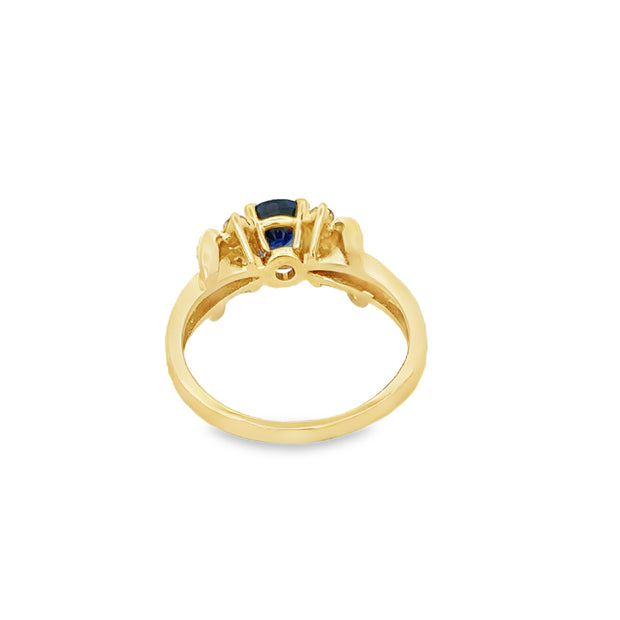 Sapphire and Diamond Ring in 18k Yelow Gold
