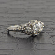 Vintage Art Deco Diamond Engagement Ring in Platinum