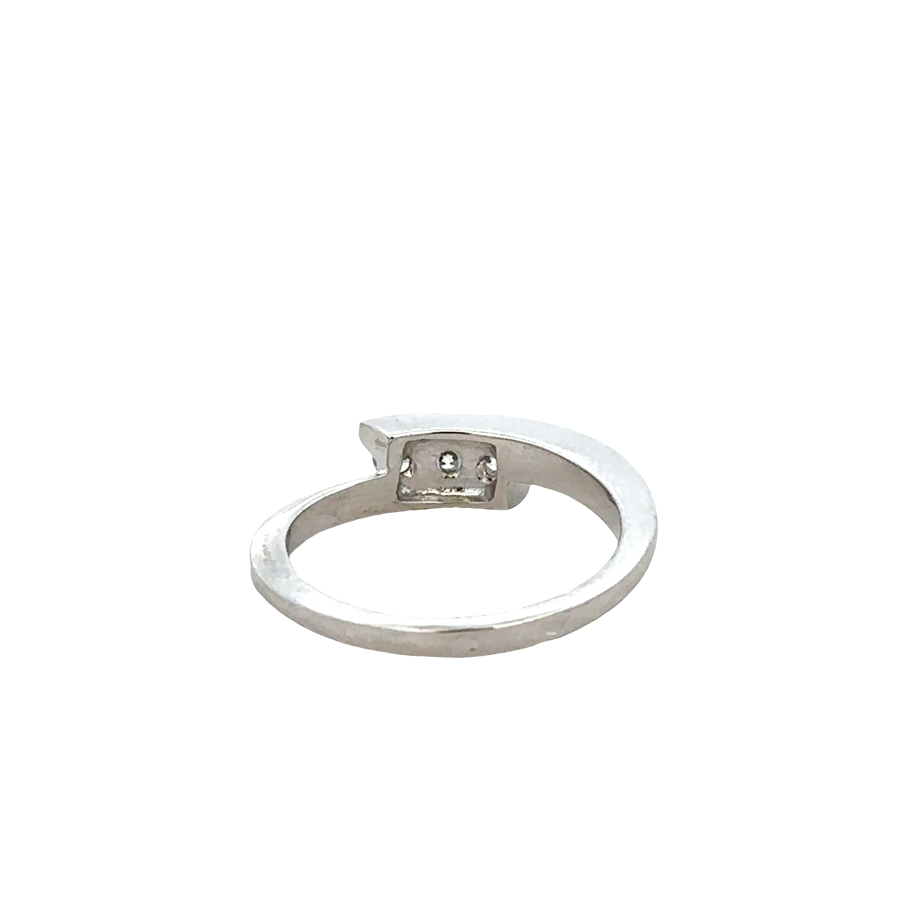 18k White Gold Diamond Bypass Band – Size 7
