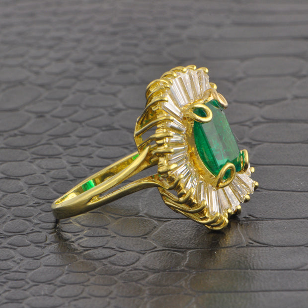Stunning Vintage 4.56 ct. Emerald and Diamond Ballerina Ring in 18k Gold