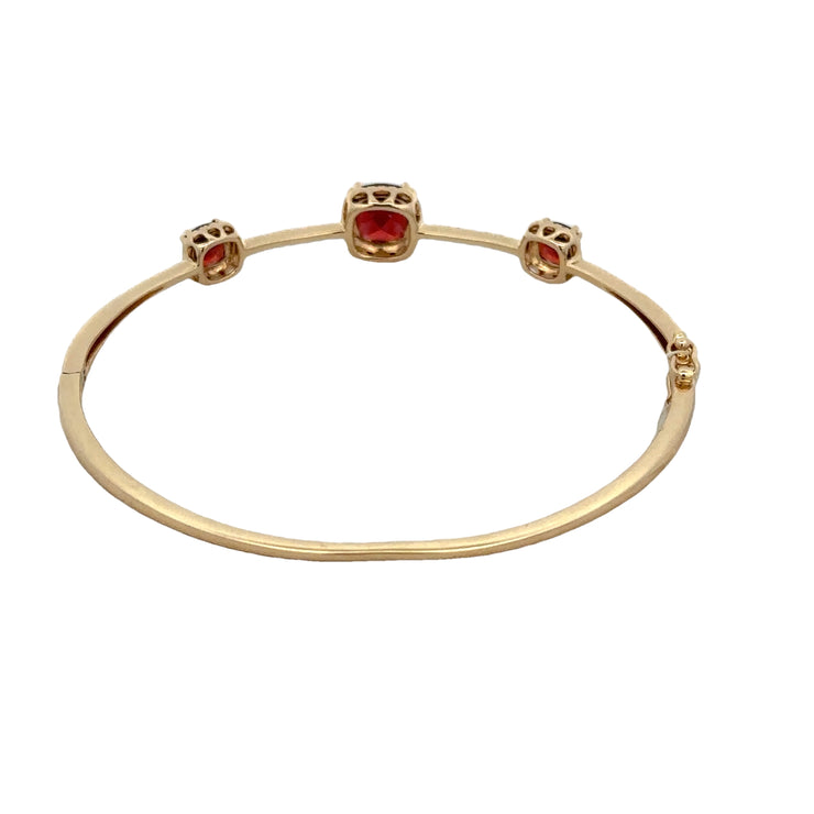 Garnet and Diamond Bracelet in Yellow Gold