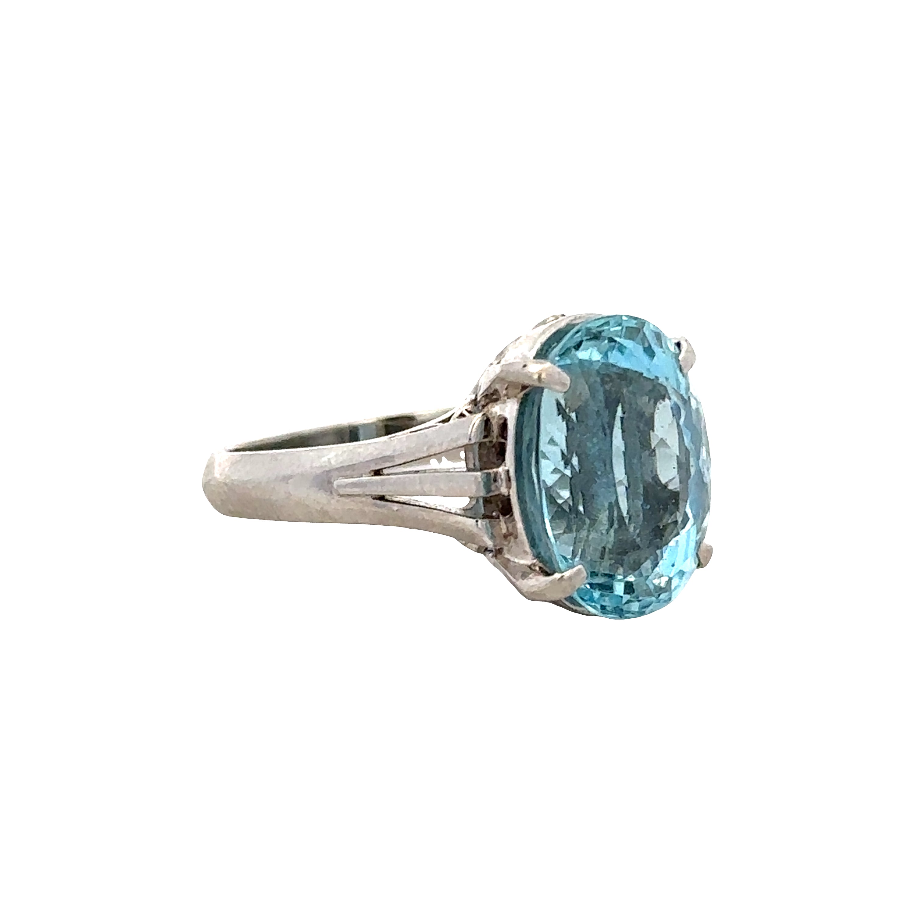 Platinum Oval Aquamarine Ring – Size 7