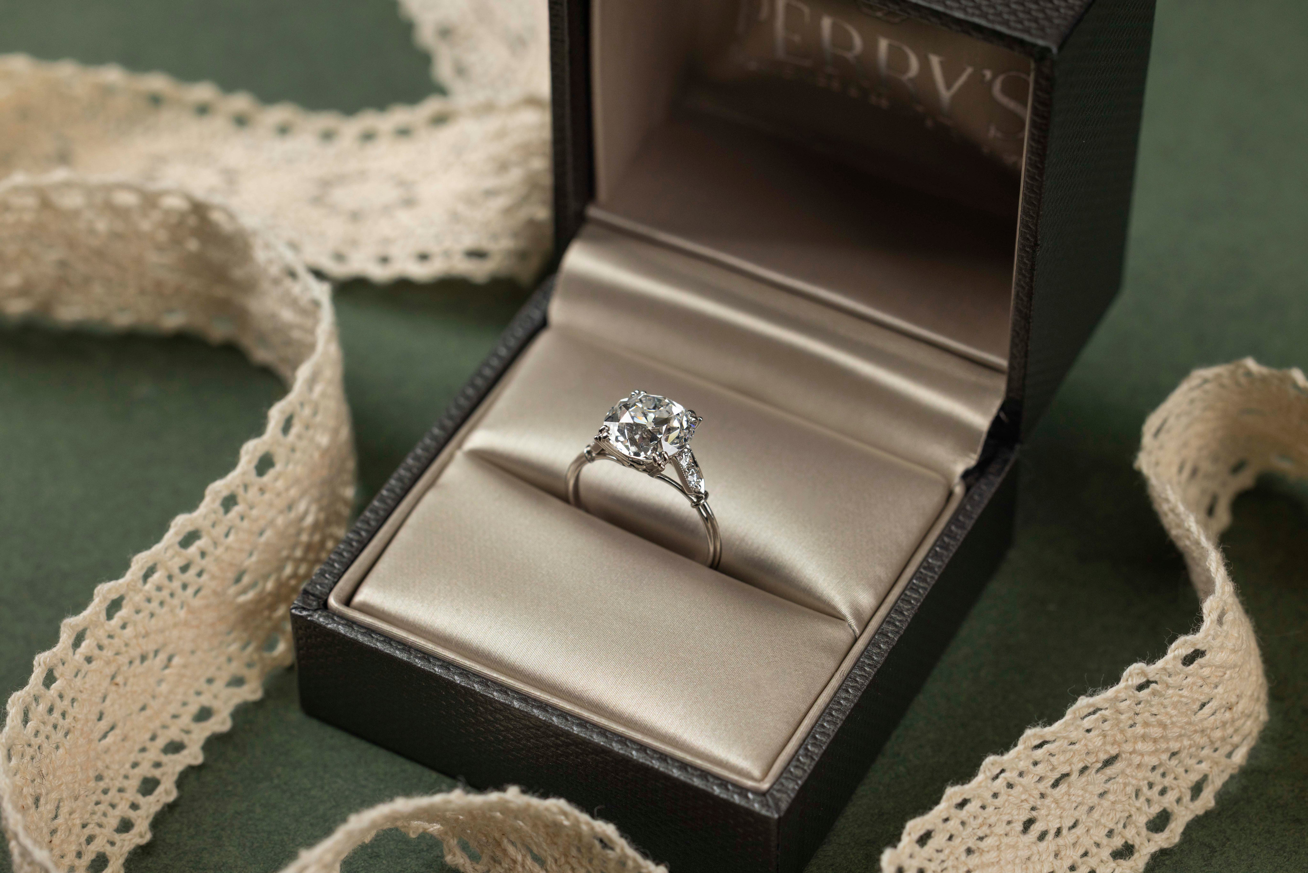 Perry's Diamonds & Estate Jewelry