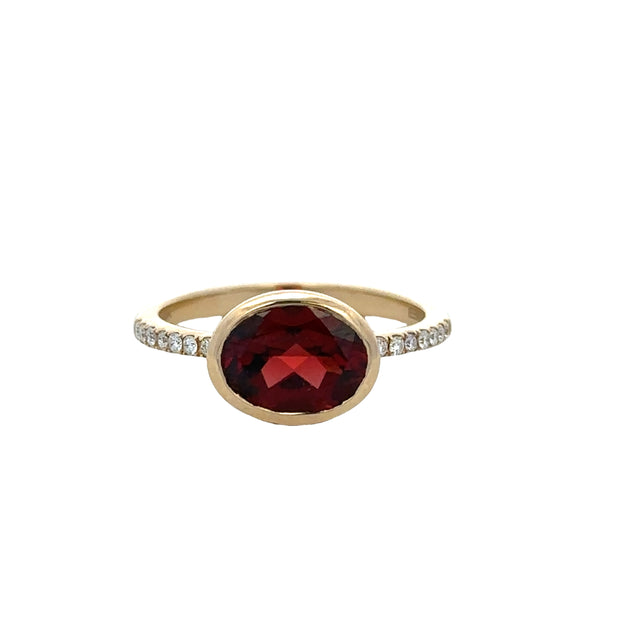 Garnet and Diamond Ring in Yellow Gold