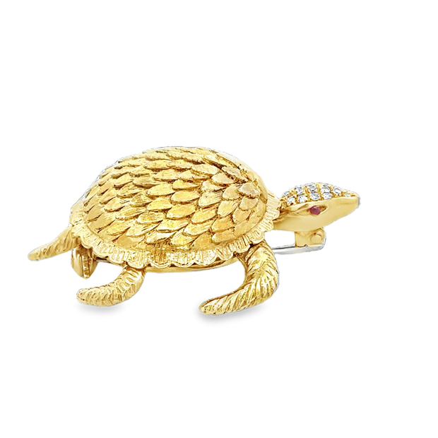 Vintage 1980s Sea Turtle Brooch in 18k Yellow Gold