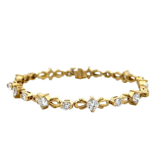 Radiant Cut Diamond Bracelet in 18k Yellow Gold