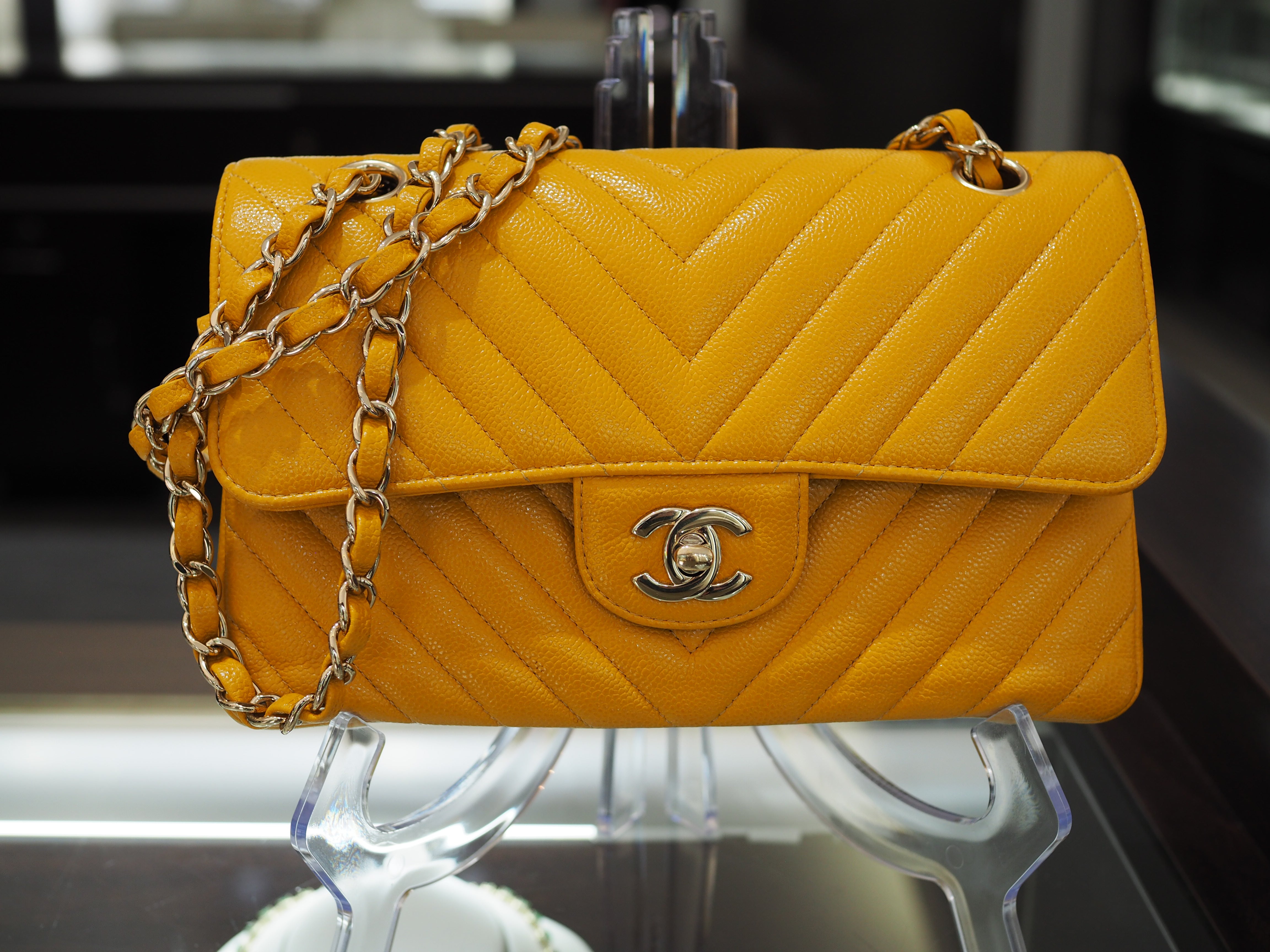 Pre-owned Chanel Yellow Medium Classic Chevron Lambskin Double Flap Mustard