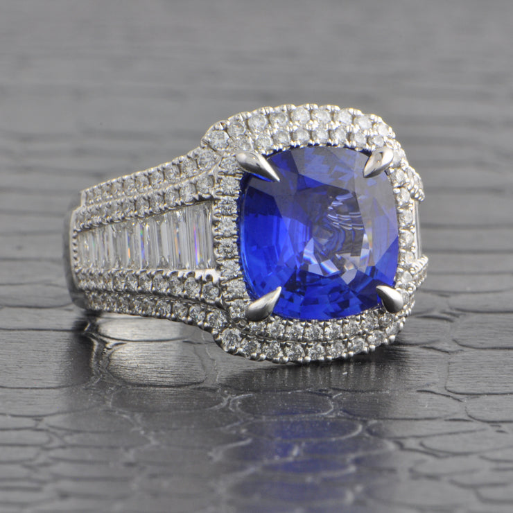 Fabulous 5.18 ct. Sapphire and Diamond Ring in White Gold