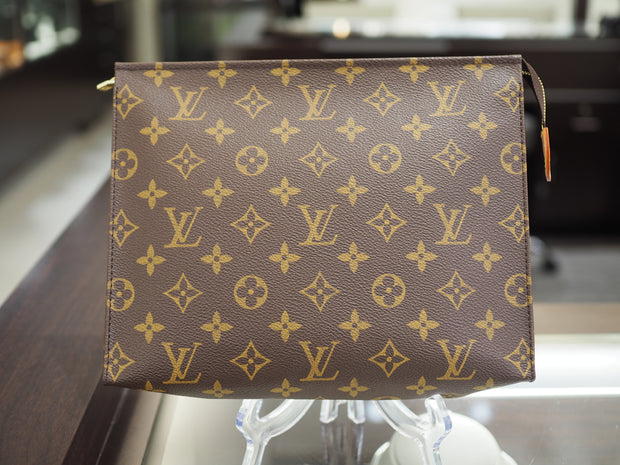 Louis Vuitton Monogram Canvas Poche Toilette 26 ca. 2005