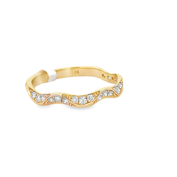 Curved Diamond Wedding Band in Yellow Gold