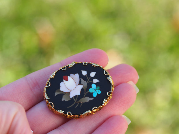 Antique Victorian Pietra Dura Inlaid Brooch in Yellow Gold