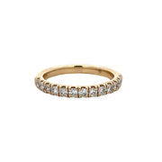 Round Brilliant Cut Diamond Band in Yellow Gold