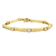 Curved Diamond Link Bracelet in 18k Yellow Gold